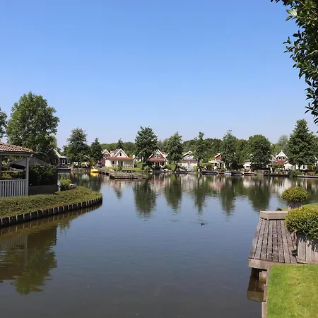 別荘 By Water Near Rotterdam, Cleaning Included *