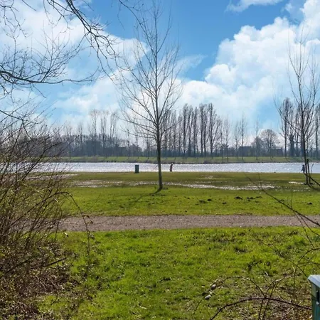 By Water Near Rotterdam, Cleaning Included 別荘 *