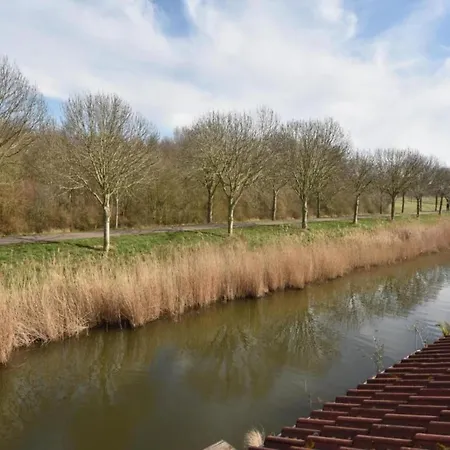 別荘 By Water Near Rotterdam, Cleaning Included *