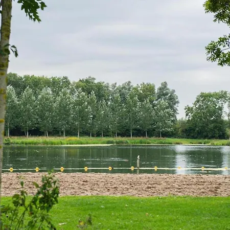 By Water Near Rotterdam, Cleaning Included 別荘 Simonshaven